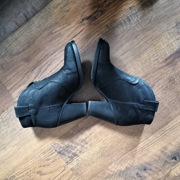 Vince Camuto  Black Leather Ankle Boots Size 6 - Picture 6 of 8